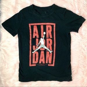 🏀JORDAN🏀 Kids Unisex Air Jordan Black & Red Graphic T-Shirt, S